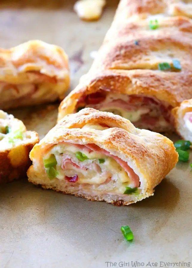 This 5 Ingredients Ham And Swiss Stromboli Is Really Spectacular