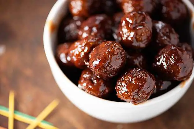 How To Make Delicious Grape Jelly Meatballs