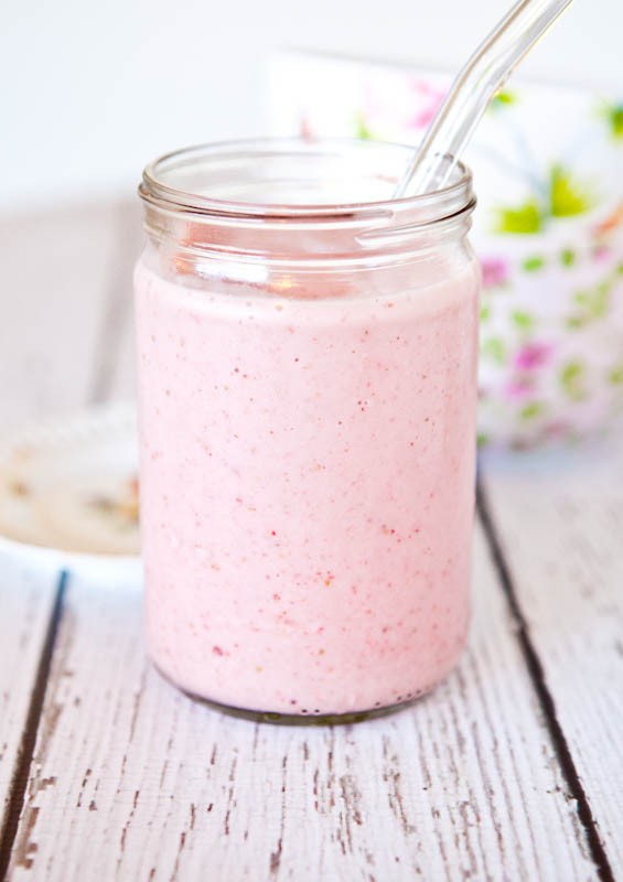 Strawberries and Cream Smoothie (vegan, GF) - Like a strawberry milkshake but healthier! Sweet, creamy & satisfying!