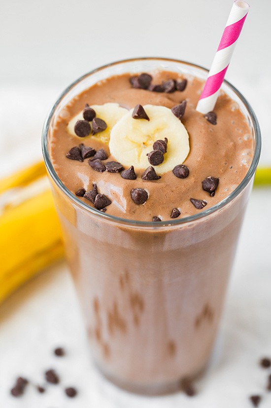 You'll Be Surprised How Filling This Chocolate Peanut Butter Banana Breakfast Shake!