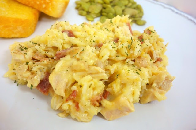 This Cracked Out Chicken And Rice Is Totally Perfect !