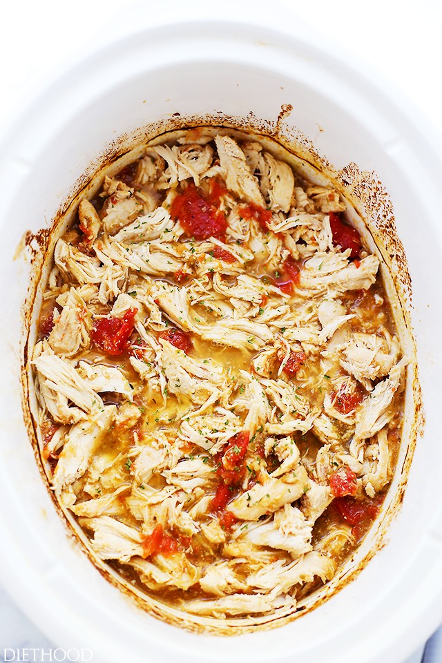 This Crock Pot Salsa Verde Chicken Is The Easiest Dinner You've Ever Made- Tastes Great Too!