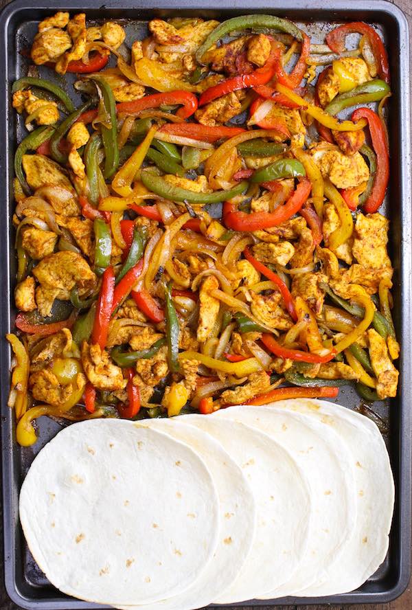 These 30 Minute Chicken Recipes Are Great Dinner Ideas For Tonight- The Best Baked Chicken Fajitas