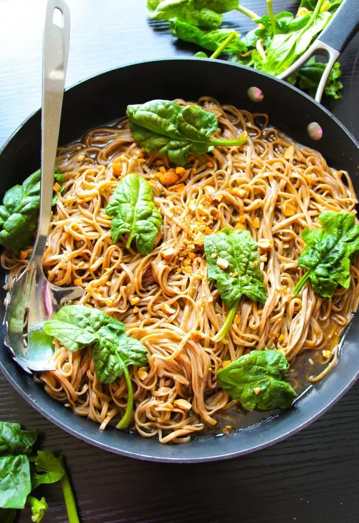 Easy-Spicy-Thai-Noodles