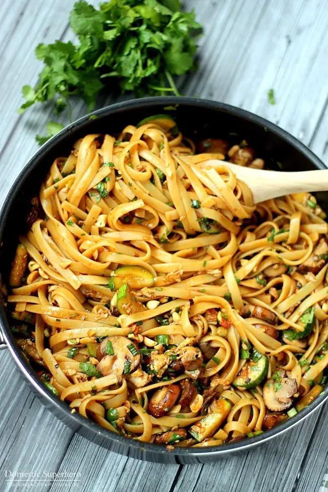 One Pot Spicy Thai Noodles Is A Quick Easy Dinner You Can Make Tonight