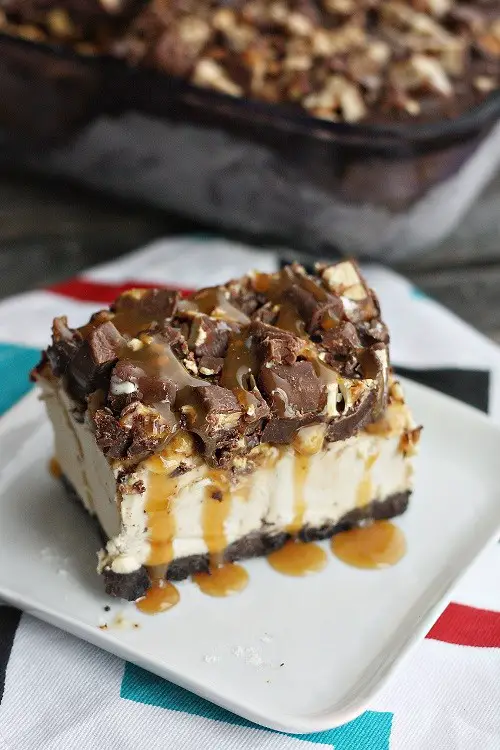 Insanely Delicious Frozen Peanut Butter Snickers Lasagna For Anyone Obsessed With Peanut Butter And Snickers
