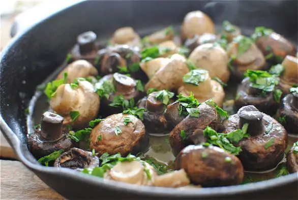 TAPAS-STYLE SAUTEED MUSHROOMS