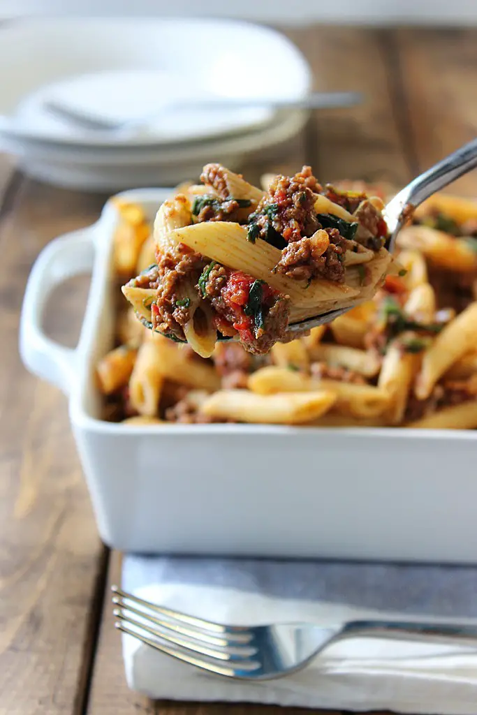 This Simple And Kid Friendly Slow Cooker Beef and Cheese Pasta Is The Perfect Way To Please Everyone In Your Family