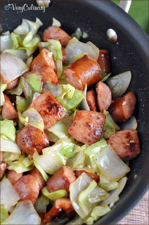 Amazingly Delicious And Super Easy One-Pan Kielbasa And Cabbage Skillet