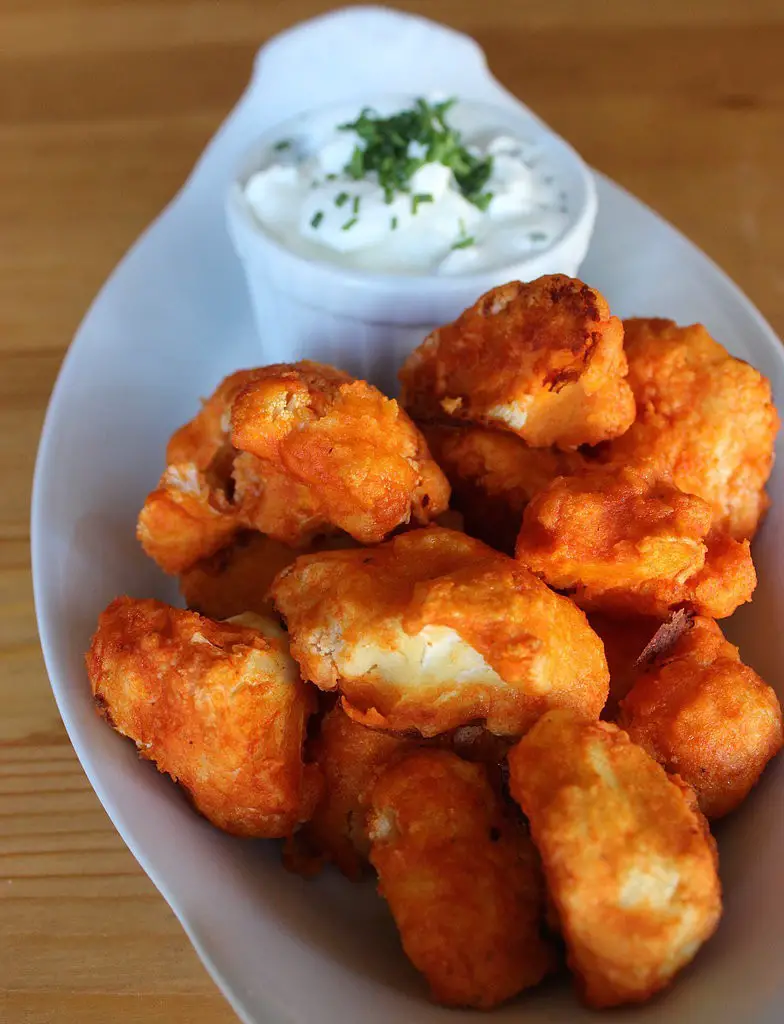 Next Time You\'re Craving Buffalo Wings, Opt For These Crispy And Amazing Cauliflower Buffalo "Wings"