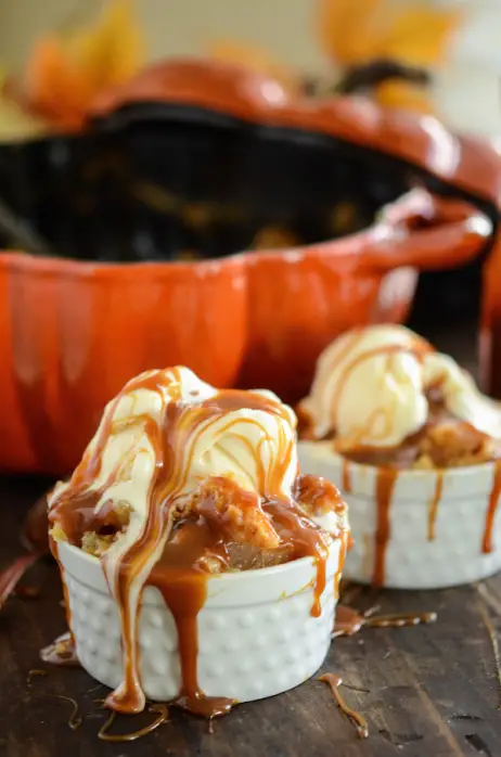 Caramel-Apple-Dump-Cake