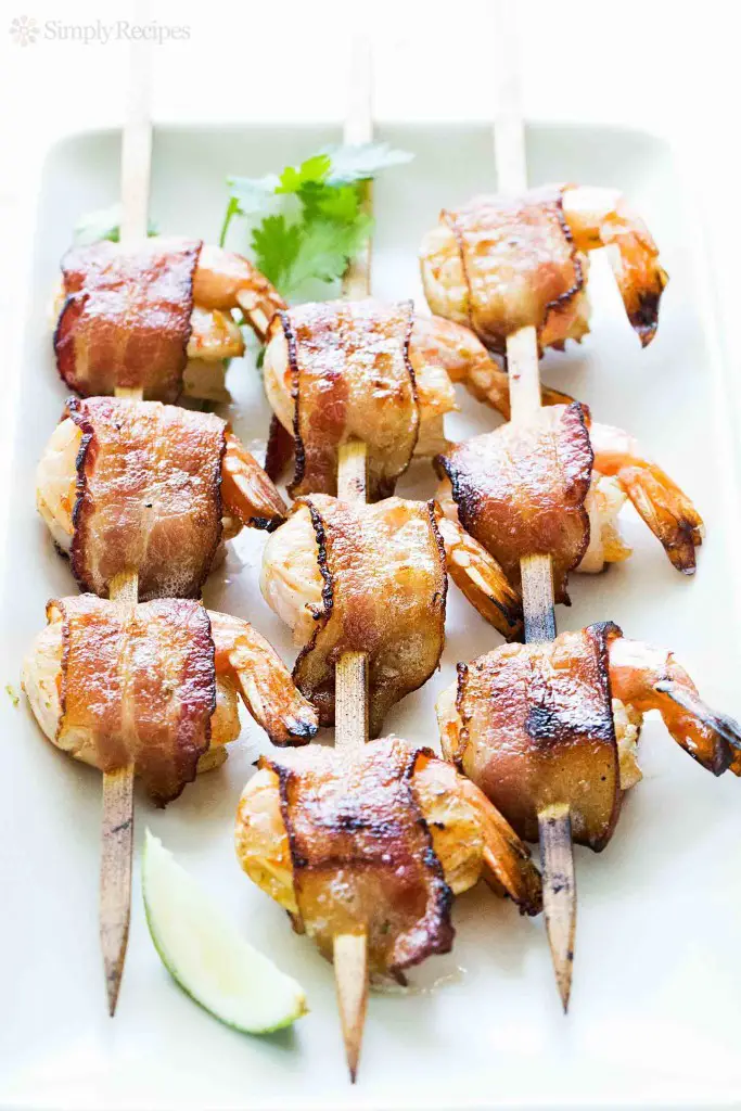 These Easy To Make Bacon-Wrapped Shrimps Are A Huge Hit With The Crowd