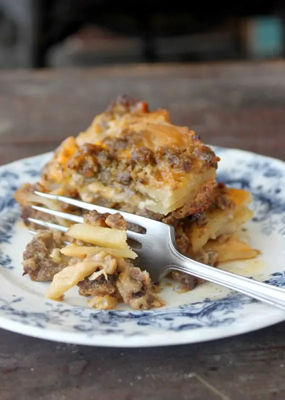 Delicious And Very Comforting Meat & Potato Casserole