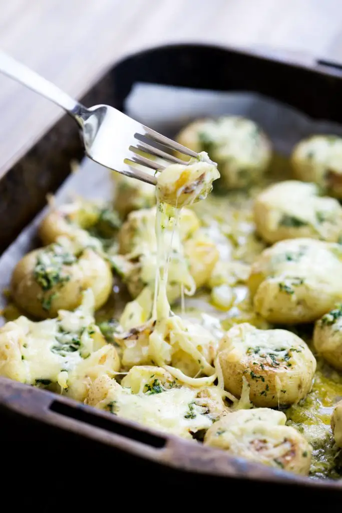 These Are The Most Amazing Comforting Cheesy Garlic Butter Potatoes