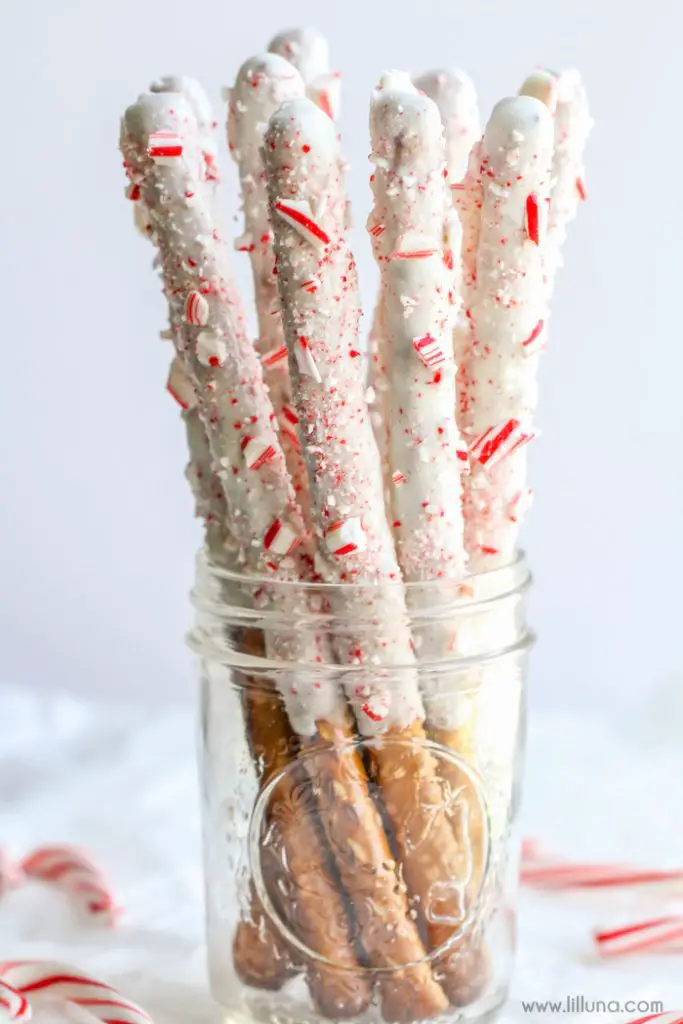 Perfect Sweet And Salty Winter Treats: White Chocolate Peppermint Pretzels