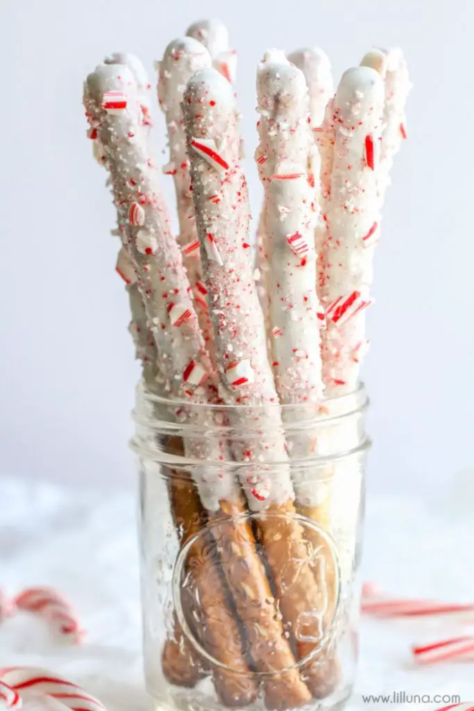 Perfect Sweet And Salty Winter Treats: White Chocolate Peppermint Pretzels