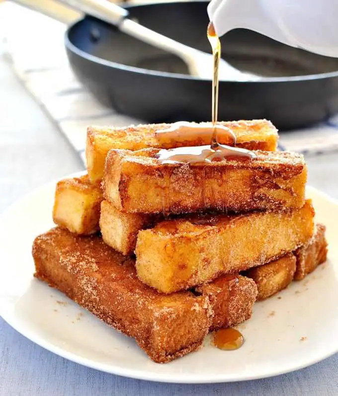 Make Breakfast A Breeze With These Easy Cinnamon French Toast Sticks