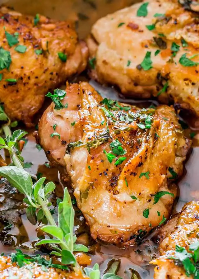 Juicy And Incredible One Pan Chicken In Garlic And Herb Sauce