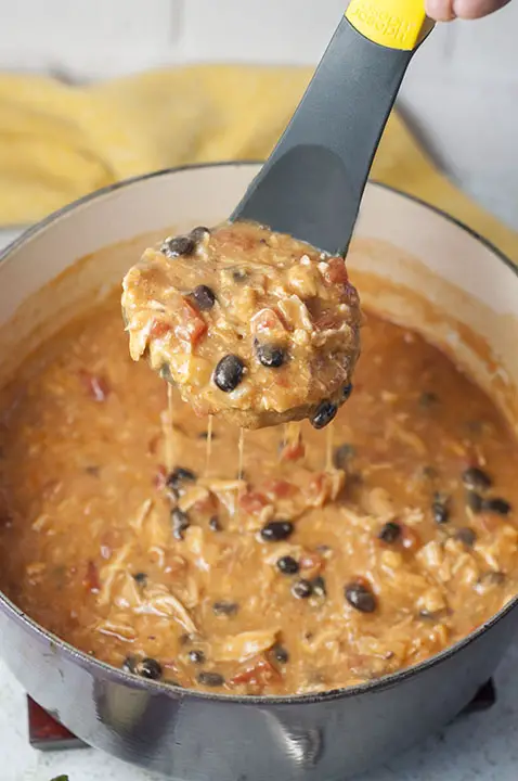 These 30 Minute Chicken Recipes Are Great Dinner Ideas For Tonight-20 Minute Cheesy Chicken Enchilada Soup