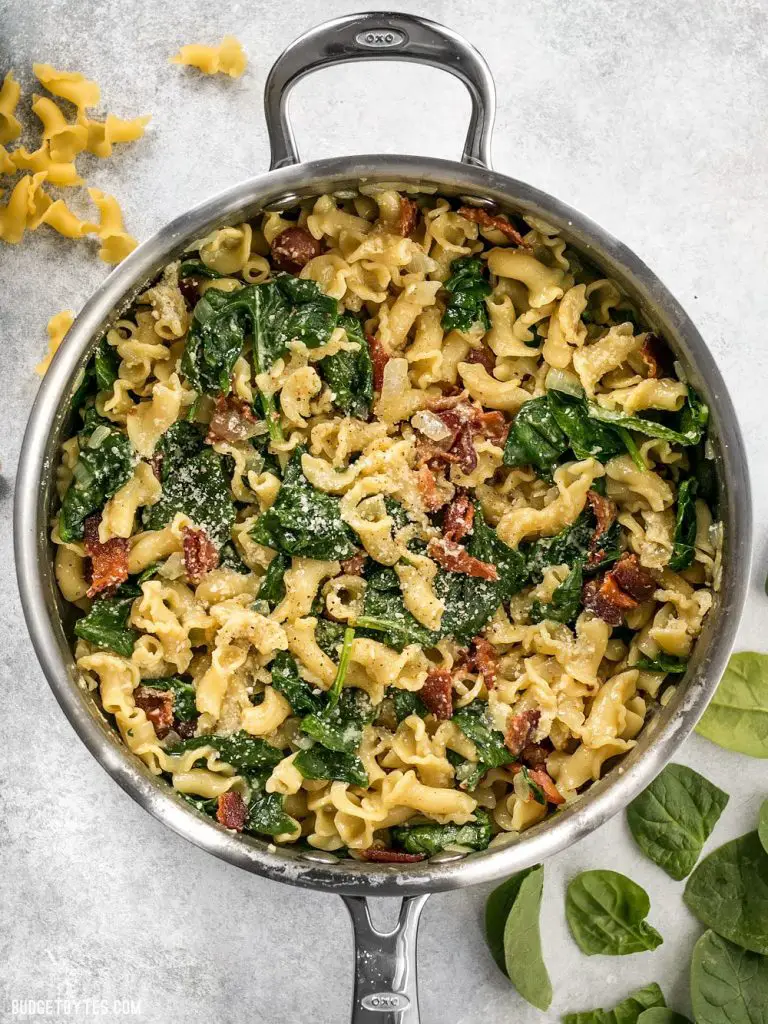 Quick And Delish Bacon And Spinach Pasta With Parmesan
