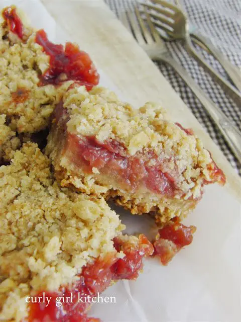 Rhubarb Oatmeal Bars Recipe