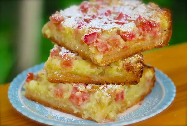 Amish Rhubarb Dream Bars Recipe