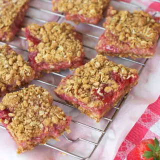 Strawberry Rhubarb Crumble Bars