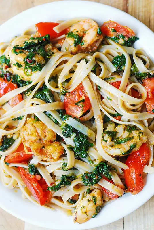 Shrimp Pasta Recipe with Tomato and Spinach